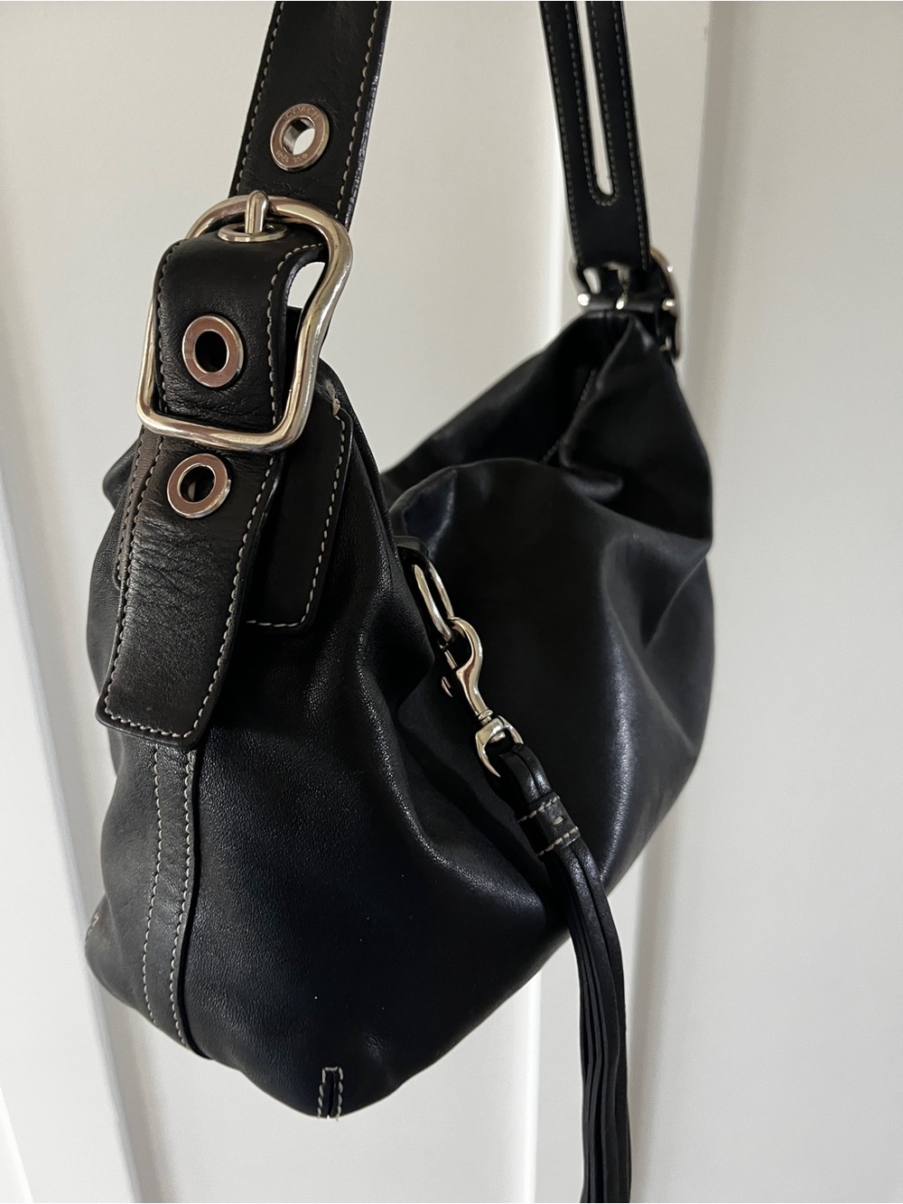 Coach Vintage Black Leather Shoulder Bag with Silver Hardware - Picture 4 of 6